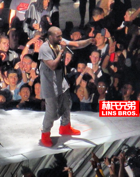 神经紧绷了! Kanye West与Adidas合作的Yeezy 3鞋子看起来即将出笼了 (照片)