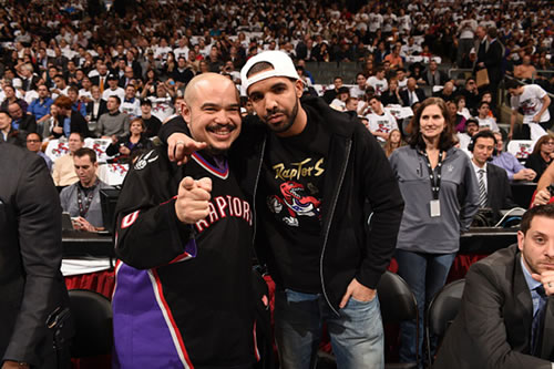 巨星Drake的2015还没有开始已经成功..在另外一个大型音乐节又成为头号演出嘉宾 