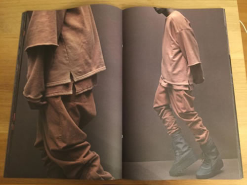 劲爆!! Kanye West x adidas的Yeezy Season One服装产品线宣传册内容是模特全裸展示 (15张照片)