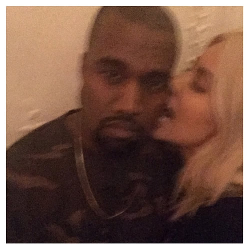 这就是为什么Kanye West拥有世界上最Hot的老婆..看看金色卡戴珊对老公如此火热 (照片)