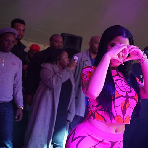 Nicki Minaj和男友Meek Mill告诉你他们感情发展到什么程度 (4张照片)
