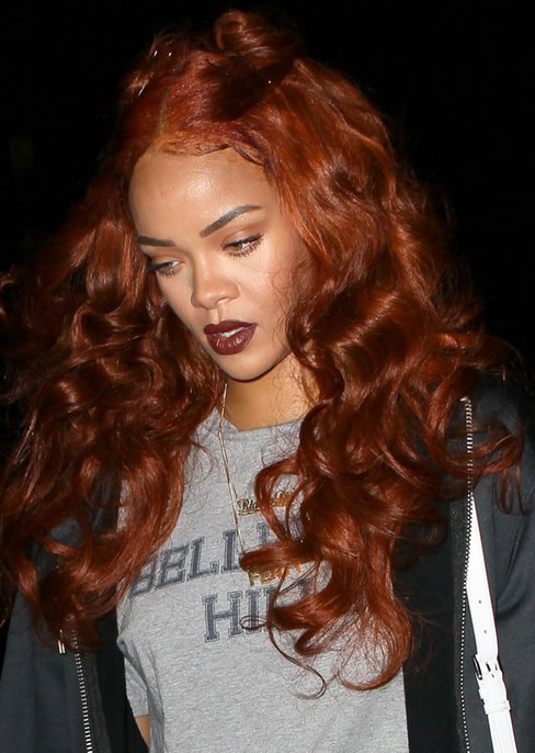 看看Rihanna的新发型..花了大价钱花了不少时间 (照片)