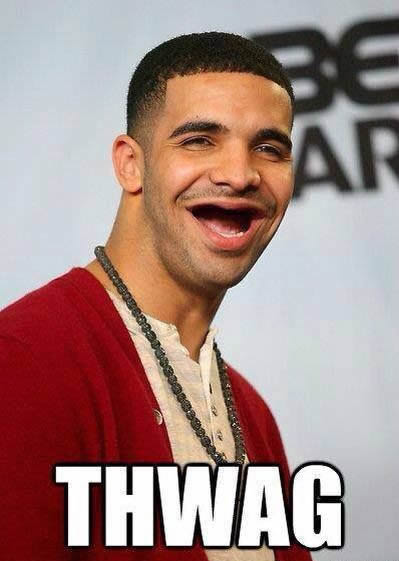 这是Drake听到Diddy殴打别人入狱时的反应 (Drake曾经被Diddy殴过) (3张照片)