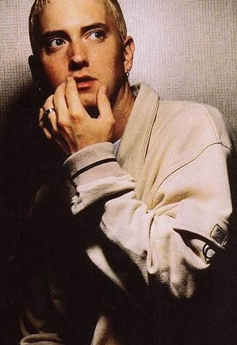 Rap God Eminem又一首歌曲创造历史..这是说唱歌手非常难达到的成绩