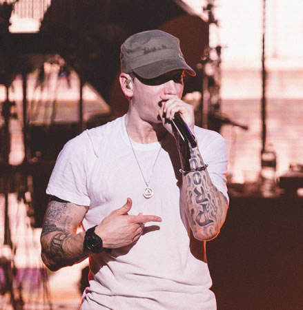 Eminem为什么是Rap God? 他又帮助别人..向去世的嘻哈先锋Sean Price家人捐赠了1万美元