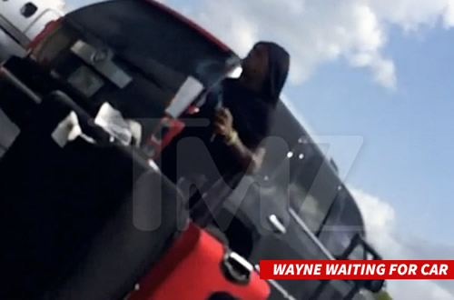 抽大麻被飞行员反对..Lil Wayne在飞机上抽大麻结果被“K”下飞机 (照片)