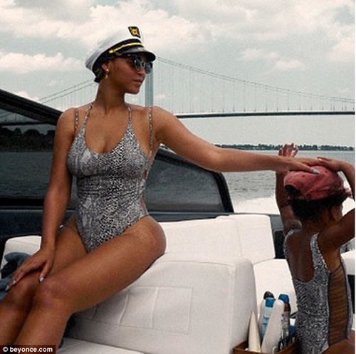 看看世界上最有钱的明星夫妇是如何度假的..Jay Z和Beyonce告诉我们什么是生活 (照片) 