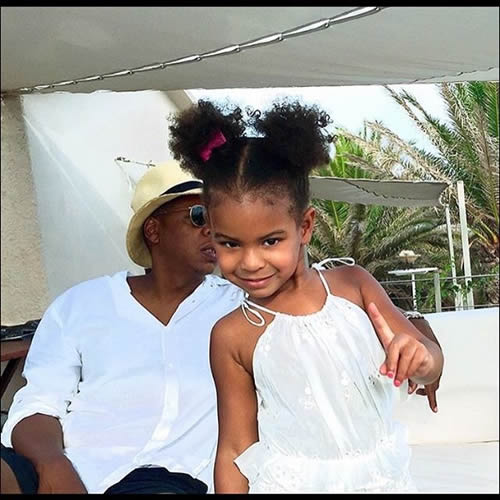 有最棒的爸爸所以有最好的生活..Jay Z女儿Blue小小年纪享受美甲服务 (照片)