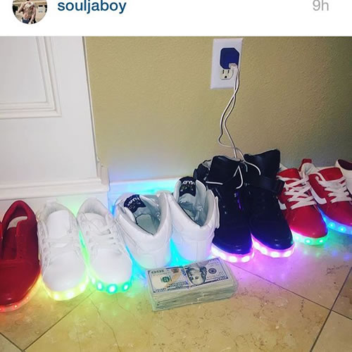 当Soulja Boy亮出这些电光鞋子的时候..你们脚下的那些都略显“暗淡” (照片)