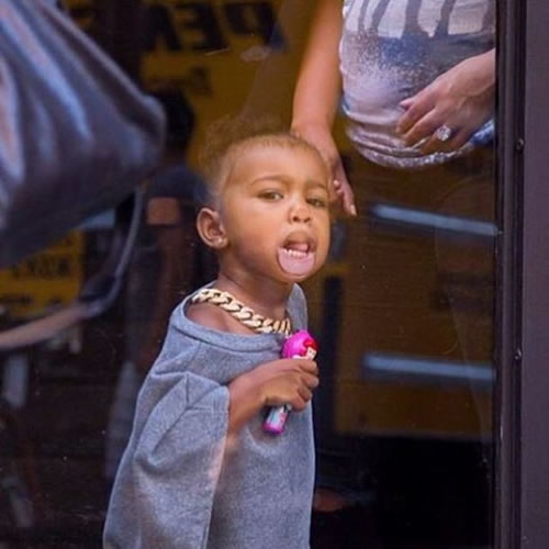 世界上最时尚的孩子   Kanye West和卡戴珊女儿North West..没有之一 (照片)