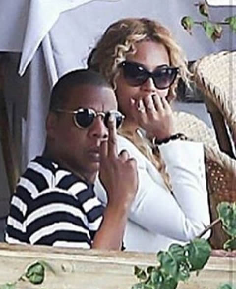 Fuck You 狗仔!! Jay Z毫不客气地羞辱了偷窥中的狗仔..老婆Beyonce吓坏了..场面有点搞笑 (照片)