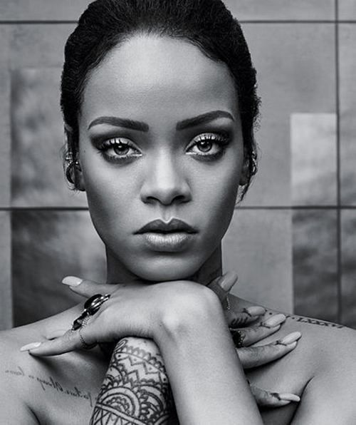 当明星头像纹身作品看起来有点失败的时候是多么心噻..Rihanna就这样被毁了 (照片)