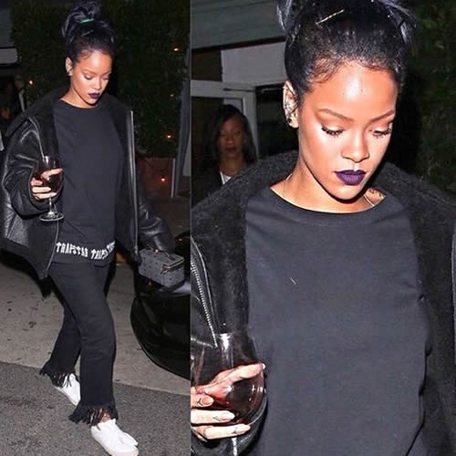 奇葩! Rihanna出现在马路上..结果手上的那一杯葡萄酒抢了风头 (照片)
