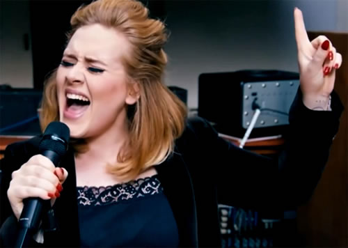 恐怖继续! Adele的强势回归是要把所有竞争对手给“吃”了..看看她新专辑25三天卖了多少张 (照片)