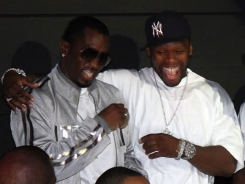 损人利己之王! 50 Cent祝嘻哈富豪Diddy生日快乐..但配上的照片真是够损的 (照片)