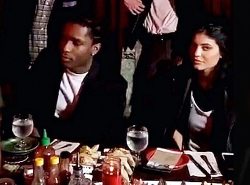 “我们刻意保持距离” Kylie Jenner & A$AP Rocky共进晚餐..Tyga你在哪里?? (照片)
