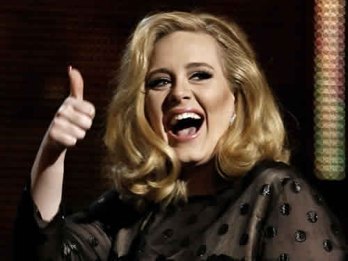 Wow! Adele想尝试跳电臀舞..结果不是很理想..毕竟那是黑人的专利 (短视频)