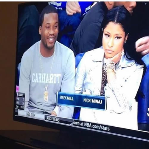 Nicki Minaj和男友Meek Mill现场观看NBA 76人队比赛..转播镜头对准了他们 (照片)