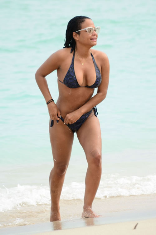 超级Hot!! 声称已经回到Lil Wayne身边的Christina Milian在迈阿密海滩玩惹火 (必看8张照片)