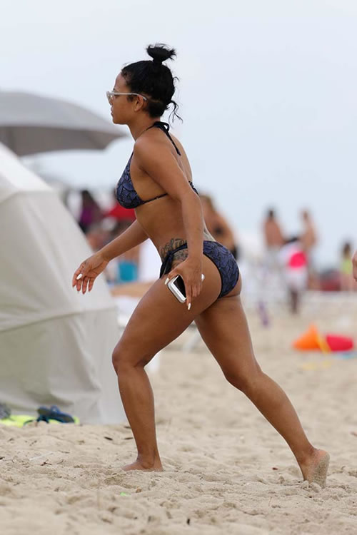 超级Hot!! 声称已经回到Lil Wayne身边的Christina Milian在迈阿密海滩玩惹火 (必看8张照片)