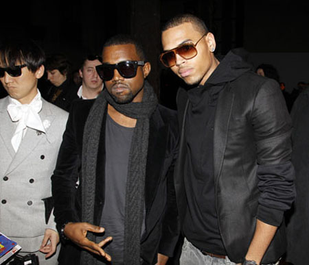 注意..看来Chris Brown也受不了Kanye West的大嘴巴..他公开批评Yeezus话多 (短视频)