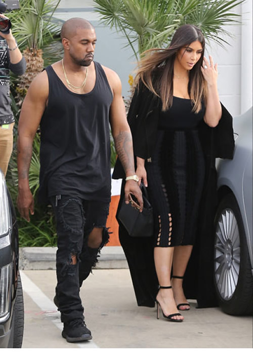 有钱人的新生活..Kanye West和卡戴珊购买了新豪车   迈巴赫 (照片)