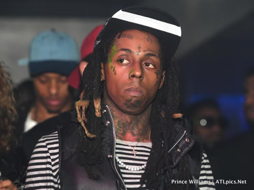 一手大麻..一手Double Cup..看Lil Wayne和好兄弟2 Chainz在他们地盘里如何High (10张照片)