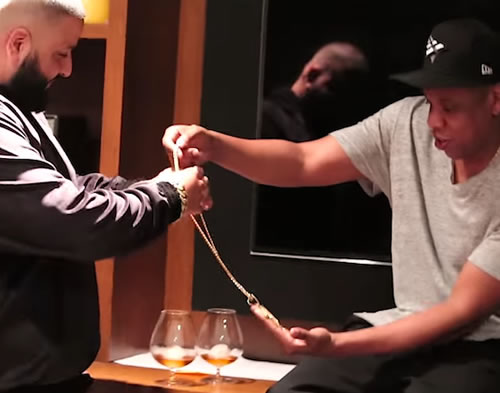 DJ Khaled又赢了! Jay Z成为他的新经纪人..然后他好像又醉说了很多真理 (照片)