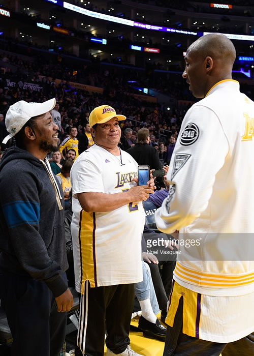 伟大的科比是西海岸新王者Kendrick Lamar的篮球之王..他这样致敬 (视频)