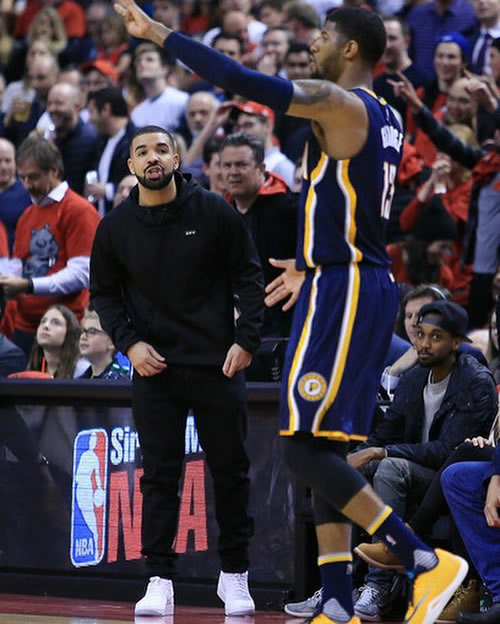 战斗毫不含糊!! Drake赤裸裸攻击NBA猛龙对手步行者队球星保罗 乔治 (照片)