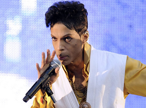Oh Shit!! 传奇歌手Prince去世..才57岁..太突然震惊了世界! (照片)