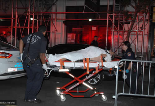 恐怖!! T.I.纽约演出现场发生枪击..1人死亡3人受伤..说唱歌手Troy Ave不小心打伤自己且被逮捕 (枪击视频+照片)