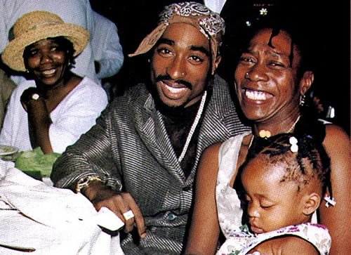 突发! Tupac母亲Afeni Shakur去世..享年69岁..这消息刺痛粉丝们的心