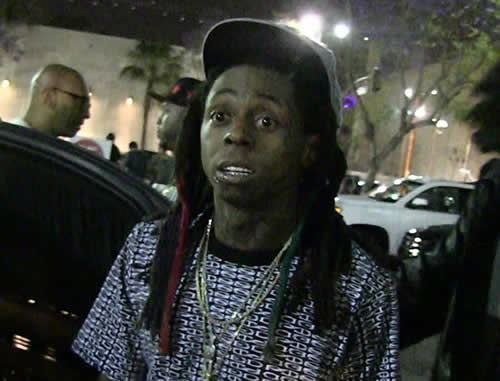 太TM危险! Lil Wayne因为这个病两次发作失去意识, 乘坐的飞机被迫两次紧急迫降送往医院