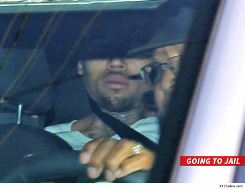 突发!! Chris Brown被逮捕..因为这个指控  (照片)