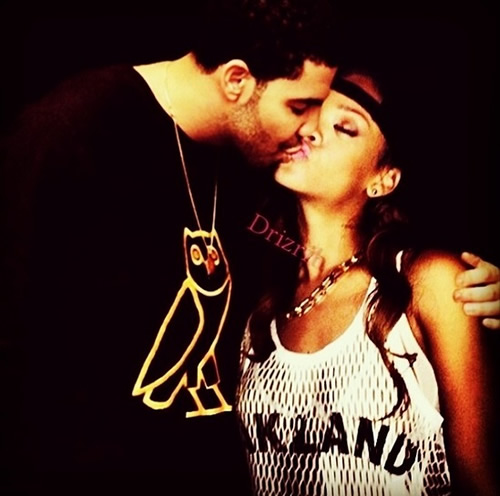 Drake爱Rihanna..他花钱用这样特别方式取悦她 (照片)
