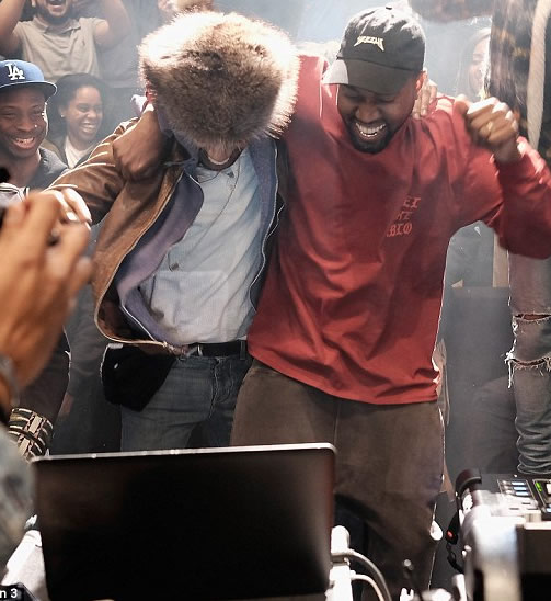 Kanye West原谅了前徒弟Kid Cudi..并送出最最慷慨的赞美之词 (视频)