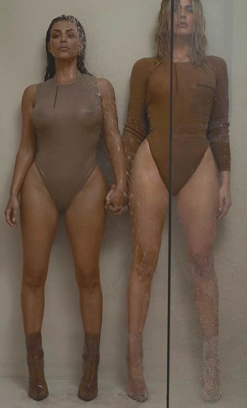 搞拉拉..超性感的Kim Kardashian和妹妹Khloé Kardashian可以这么玩..感恩节送大礼 (照片)