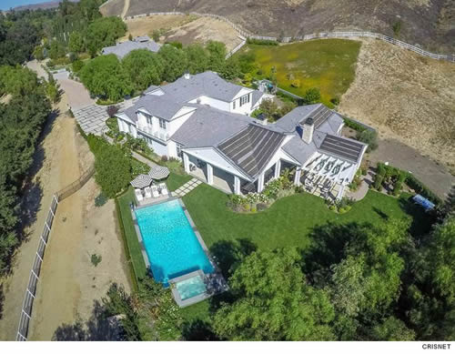 Kylie Jenner把闲置豪宅租给了哥哥Rob和他未婚妻Blac Chyna..豪宅长这样的 (照片)