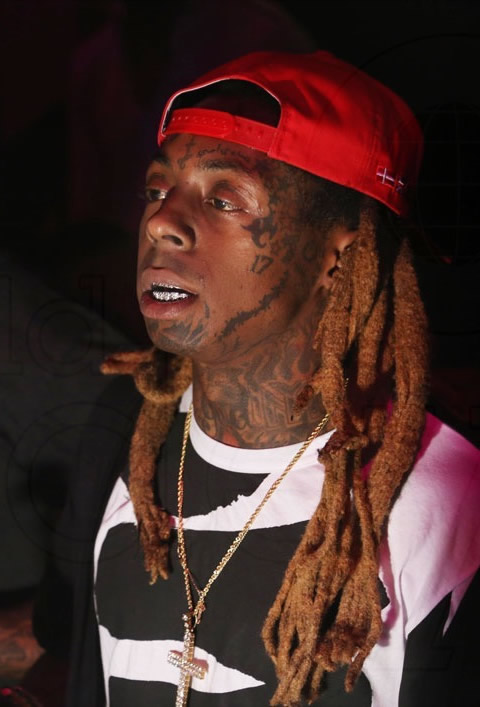 Lil Wayne继续Fuck大老板Birdman的Cash Money..这次后面增加了几个特别的词 (短视频)