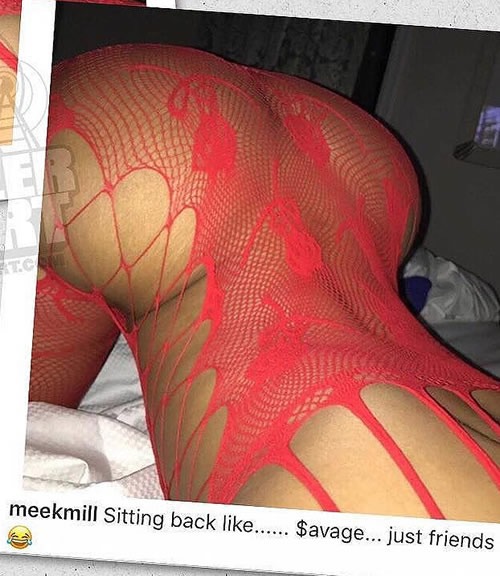Oh..Nicki Minaj男友Meek Mill发了一张女性朋友这样Sexy暴露照片..嗯, 他说只是朋友关系