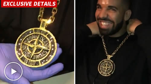 疯狂的项链..富贵的Drake戴上巨资打造的新项链 (照片)