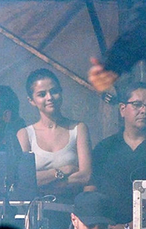这张最新照片足以说明Selena Gomez和The Weeknd的恋人关系有多好