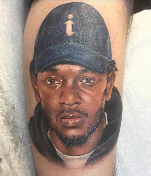 刚刚发行新专辑的Kendrick Lamar是最近最热的Rapper..这位粉丝花了不少钱弄了这个逼真的纹身 (对比原图)