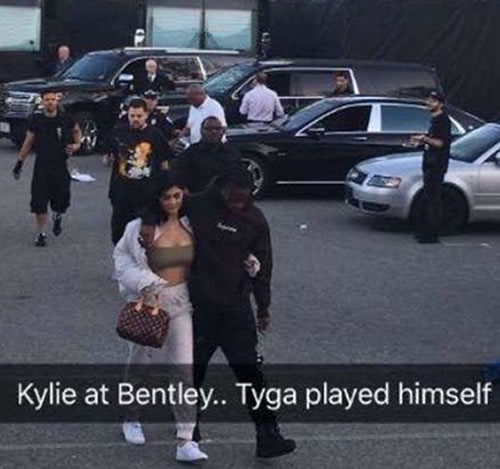 Tyga是谁? Kylie Jenner和新男友Travis Scott已经如此亲密了 (照片)