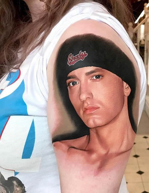 Whoa!!! 这不是PS的..这位艺术家给Stan做的Eminem纹身和真人没差别 (照片)