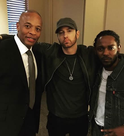 哈哈..Eminem新形象..留络腮胡的Slim Shady与Dr. Dre和Kendrick Lamar合影看起来是个很和善的大叔 (照片)