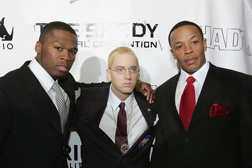 传奇只用数字说话..Eminem和Dr. Dre没发专辑靠老的也够了