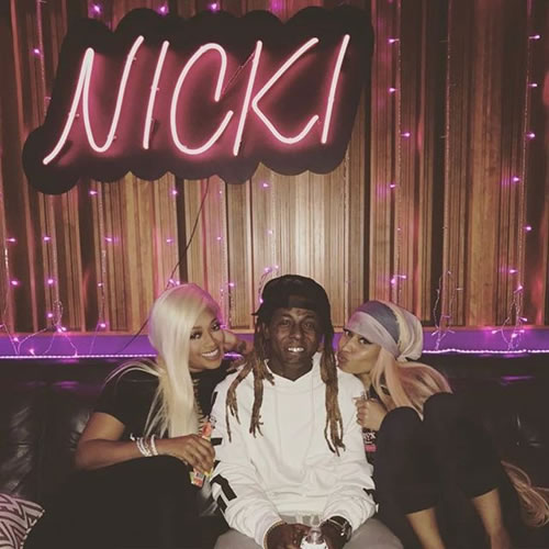 艰难时期Lil Wayne有Drake的纹身顶级支持..还有这两位美女Rapper的“贴身”支持 (照片)
