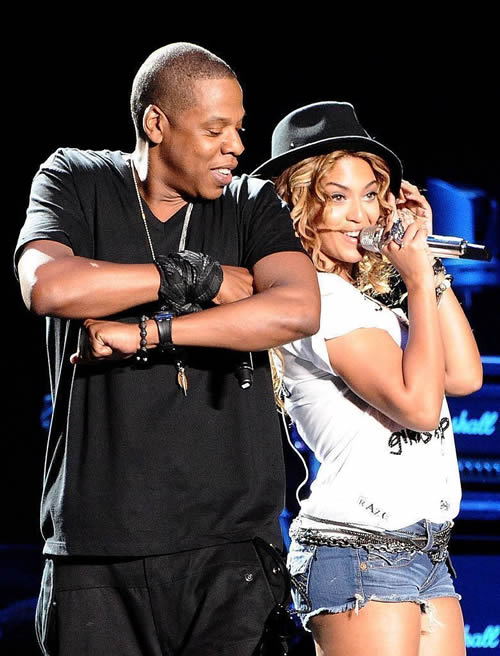 龙凤胎?  Beyonce和Jay Z已经出生的双胞胎名字被披露